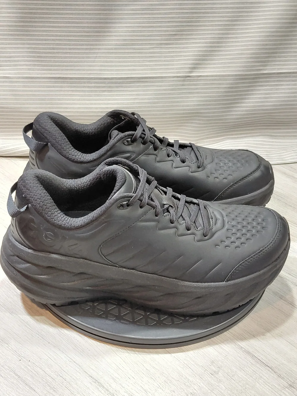 NEW HOKA Mens Bondi SR Heavy Duty Water Resistant Triple Black Leather Shoes M12